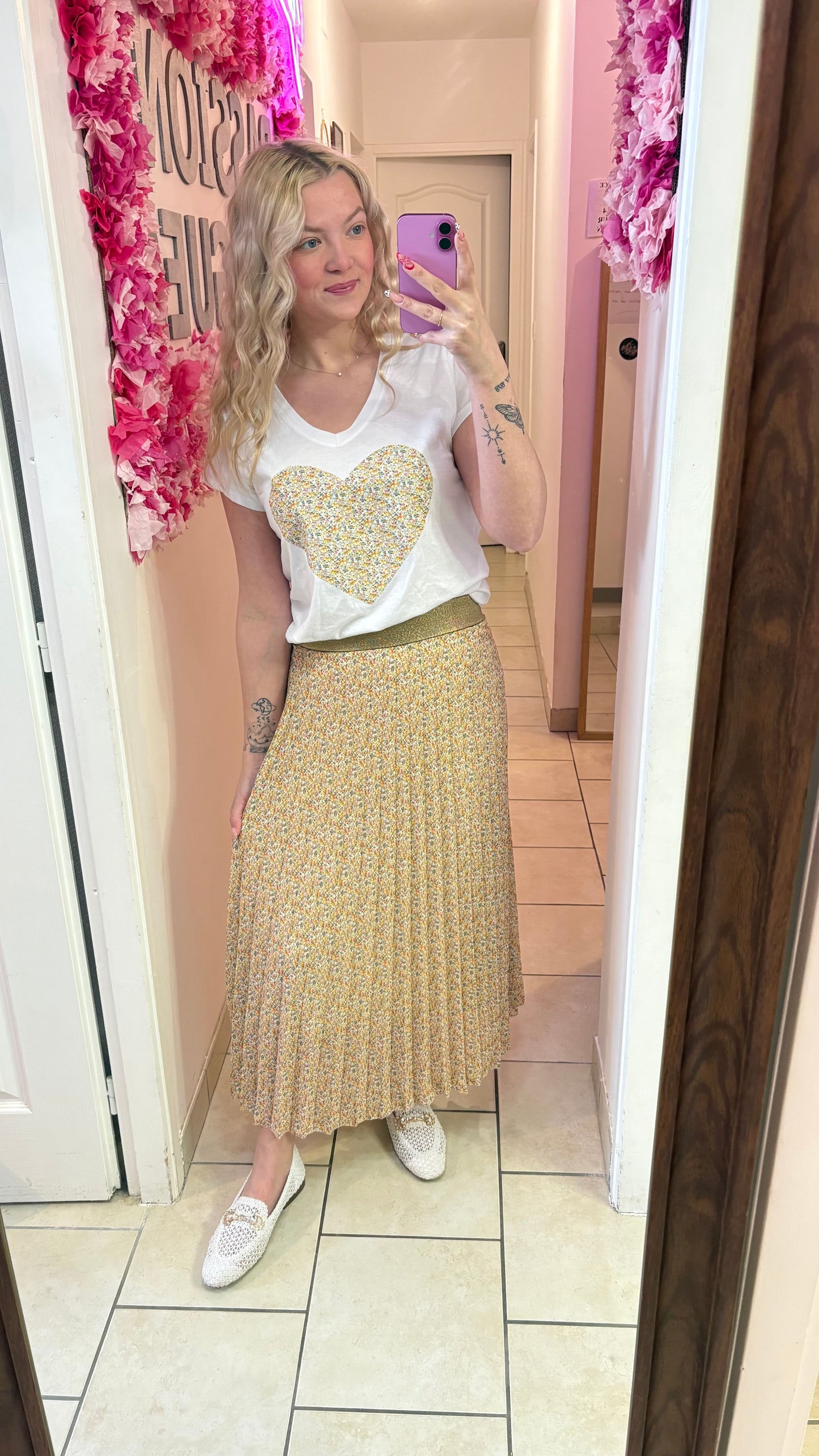 Tee shirt cœur jaune