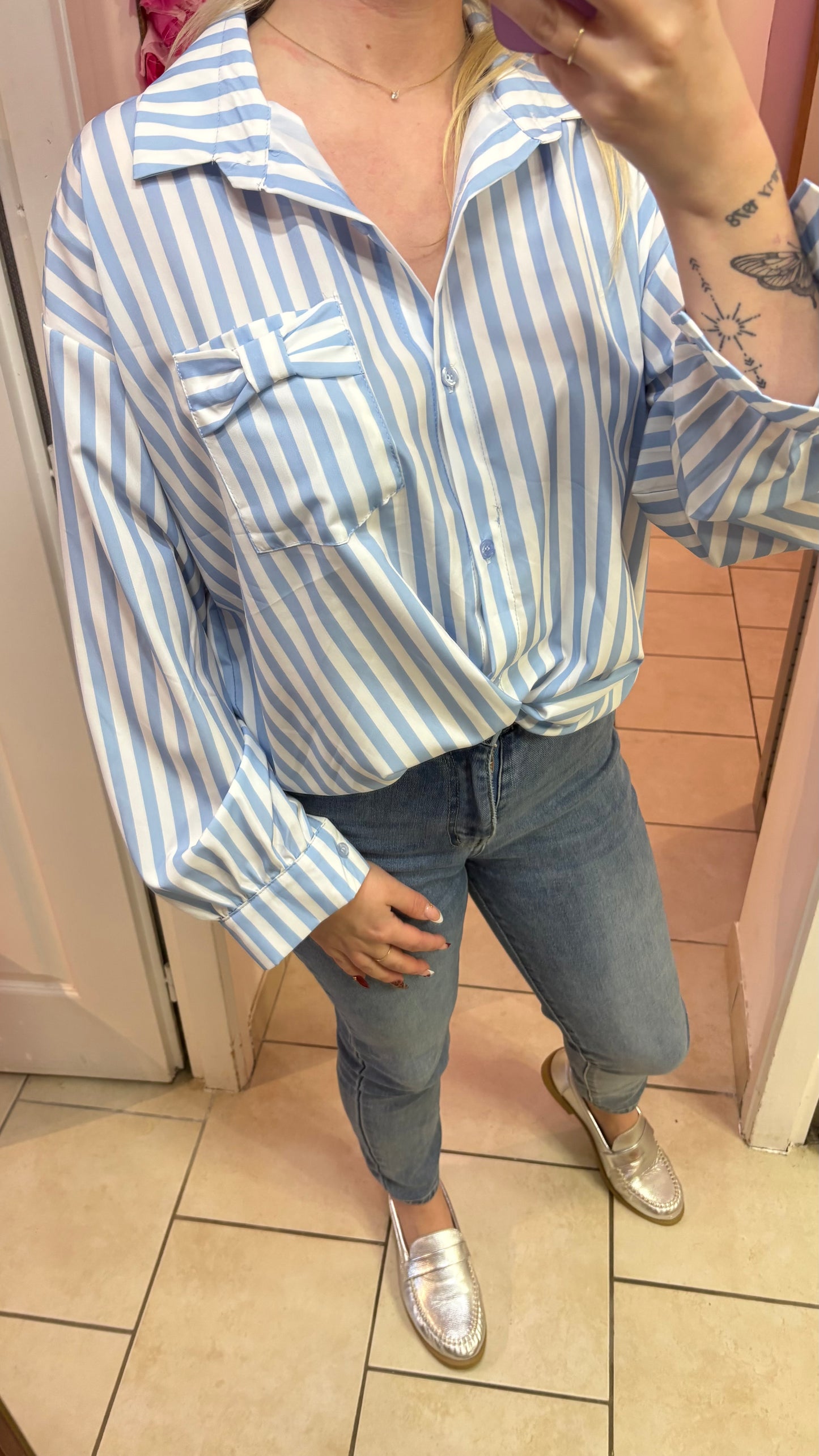 Chemisier bleu à noeud