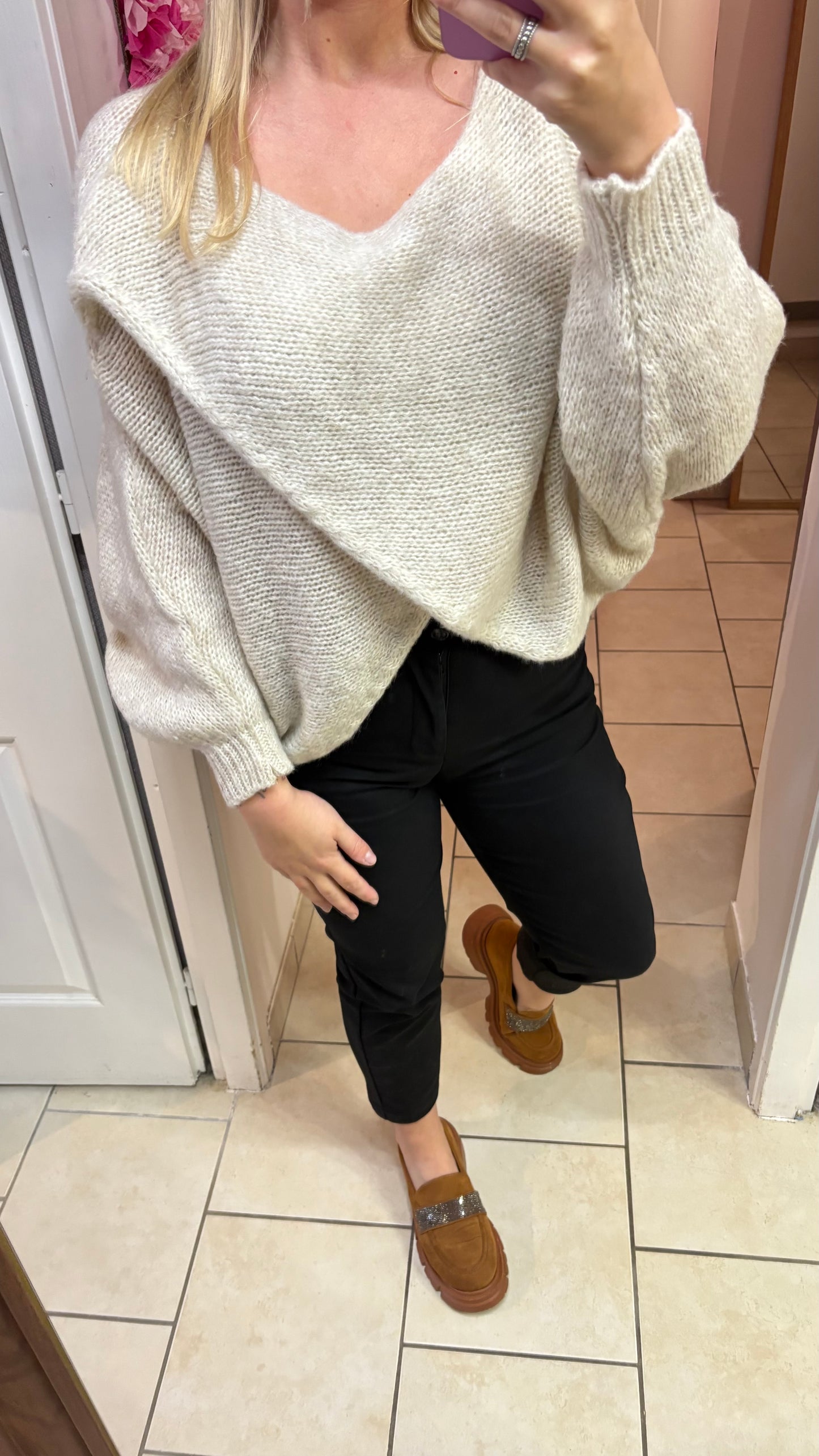 Pull cache cœur beige