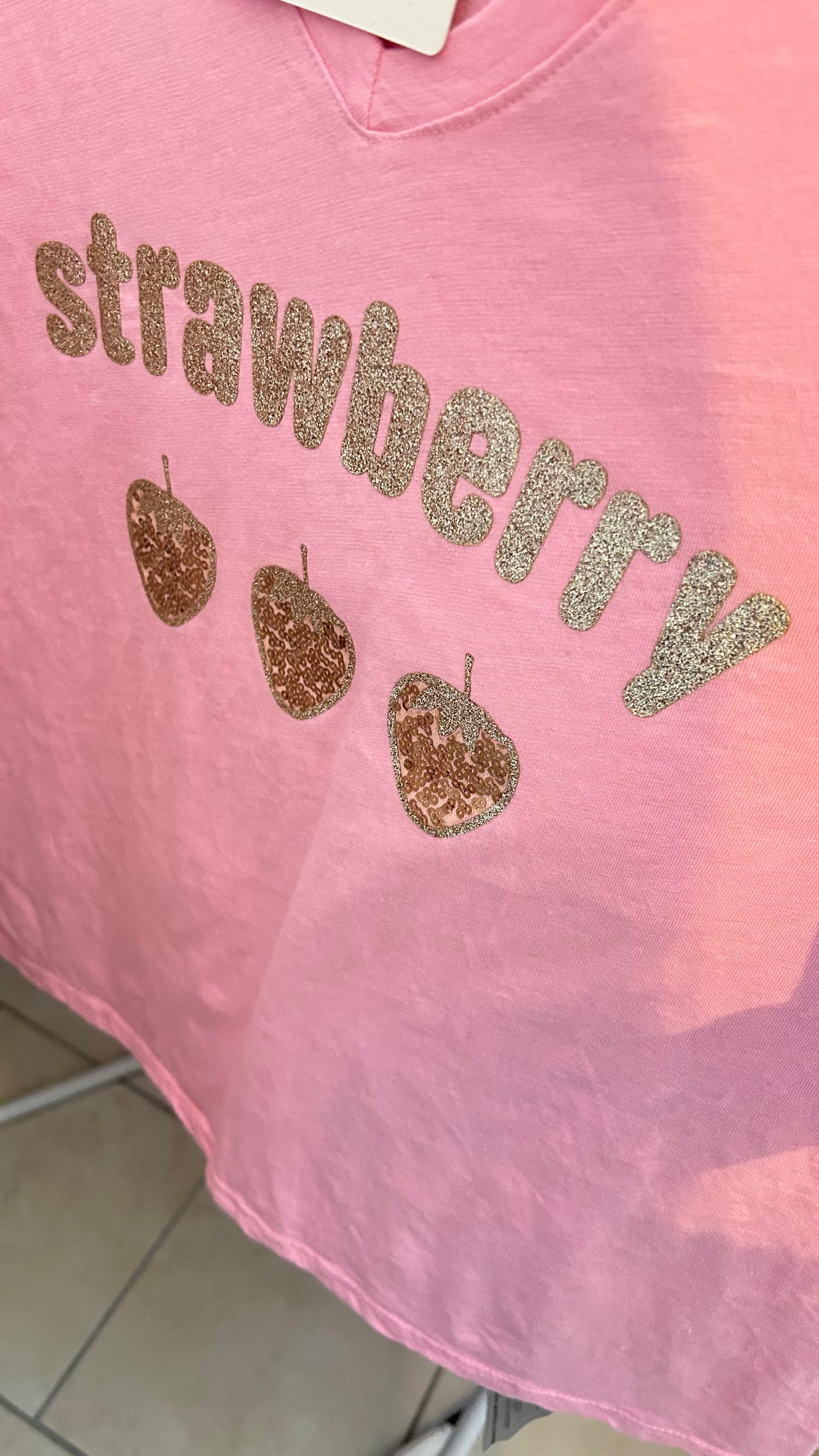 Tee shirt strawberry