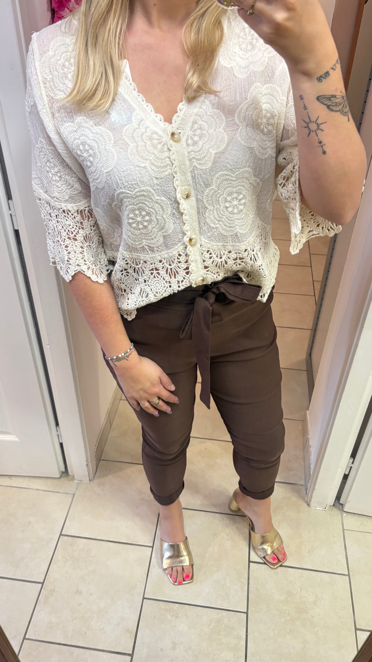 Blouse beige en macramé