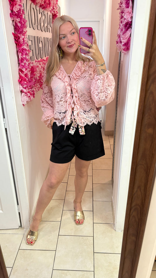 Blouse rose à dentelle