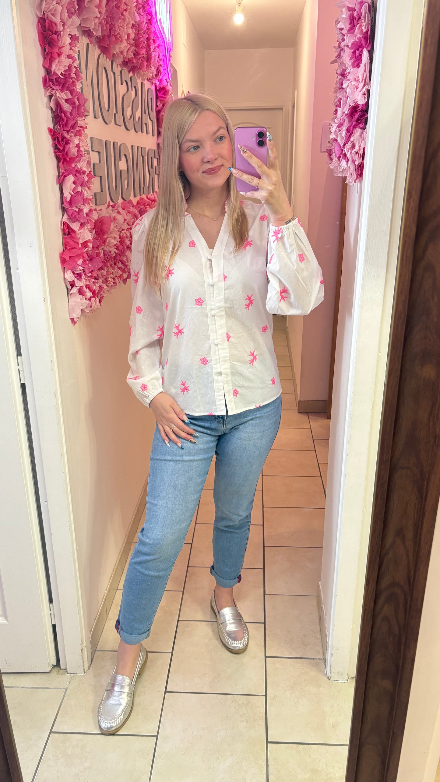 Blouse blanche et rose