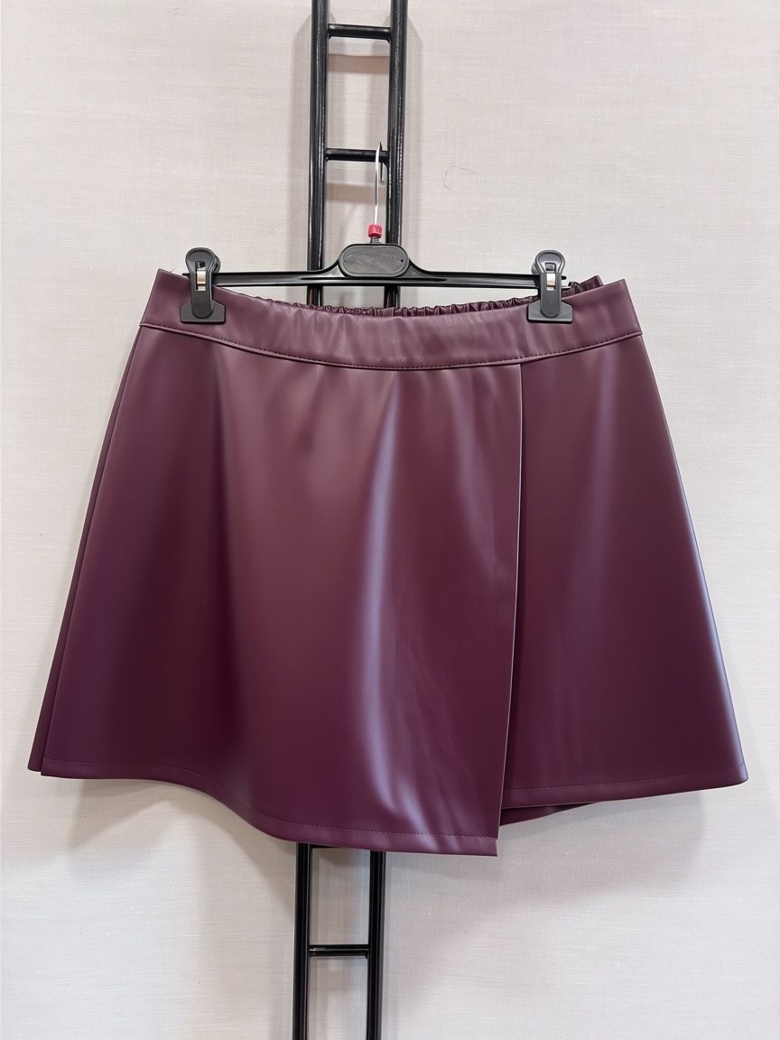 Jupe short simili bordeaux