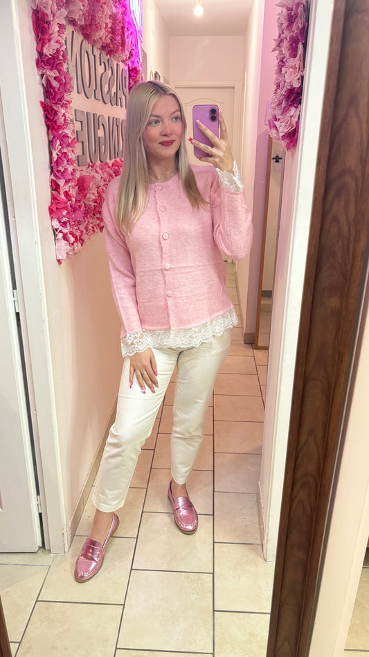 Pull rose à dentelle